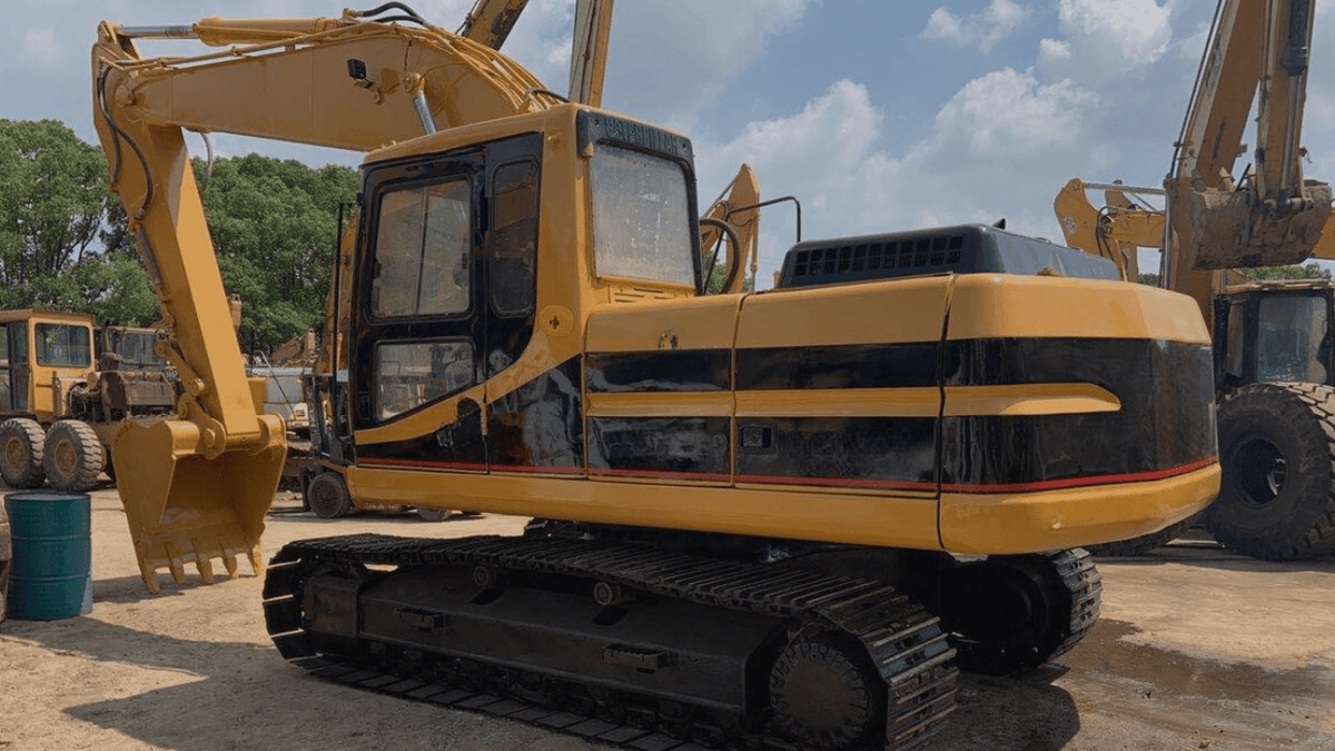 Fab Heavy Parts publie les données techniques de l'excavateur Caterpillar 320B