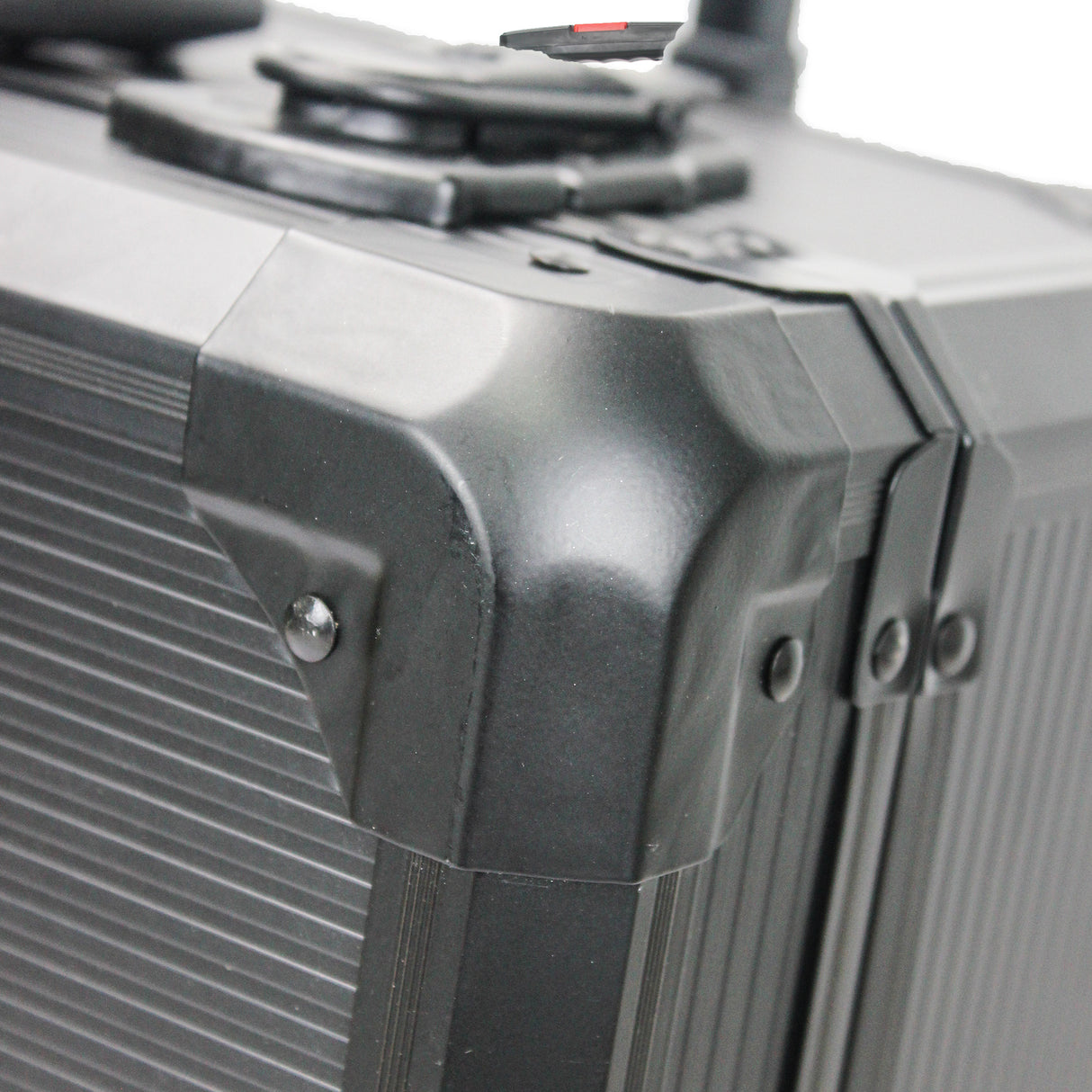 Schwarze Handwerkzeugkasten mit 4 Schichten von Toolset und Rädern