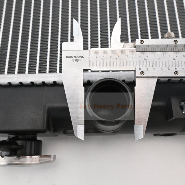 Hitachi Excavator ZX50U ZX50U-2 ZX50UNA ZX55UR ZX55UR-HHE R Hydraulijäähdyttimen ydinkokoonpano 4434315