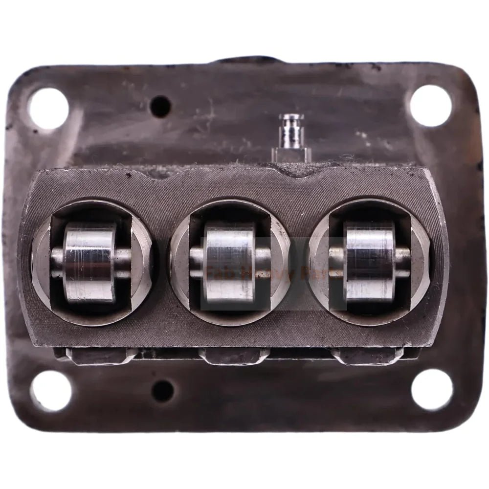 High Pressure Plunger Pump 31B65 - 03050 31B6503050 Fits for Mitsubishi Engine S3L2 S3L for Cub Cadet Tractor 7000 7200 7205 - Fab Heavy Parts