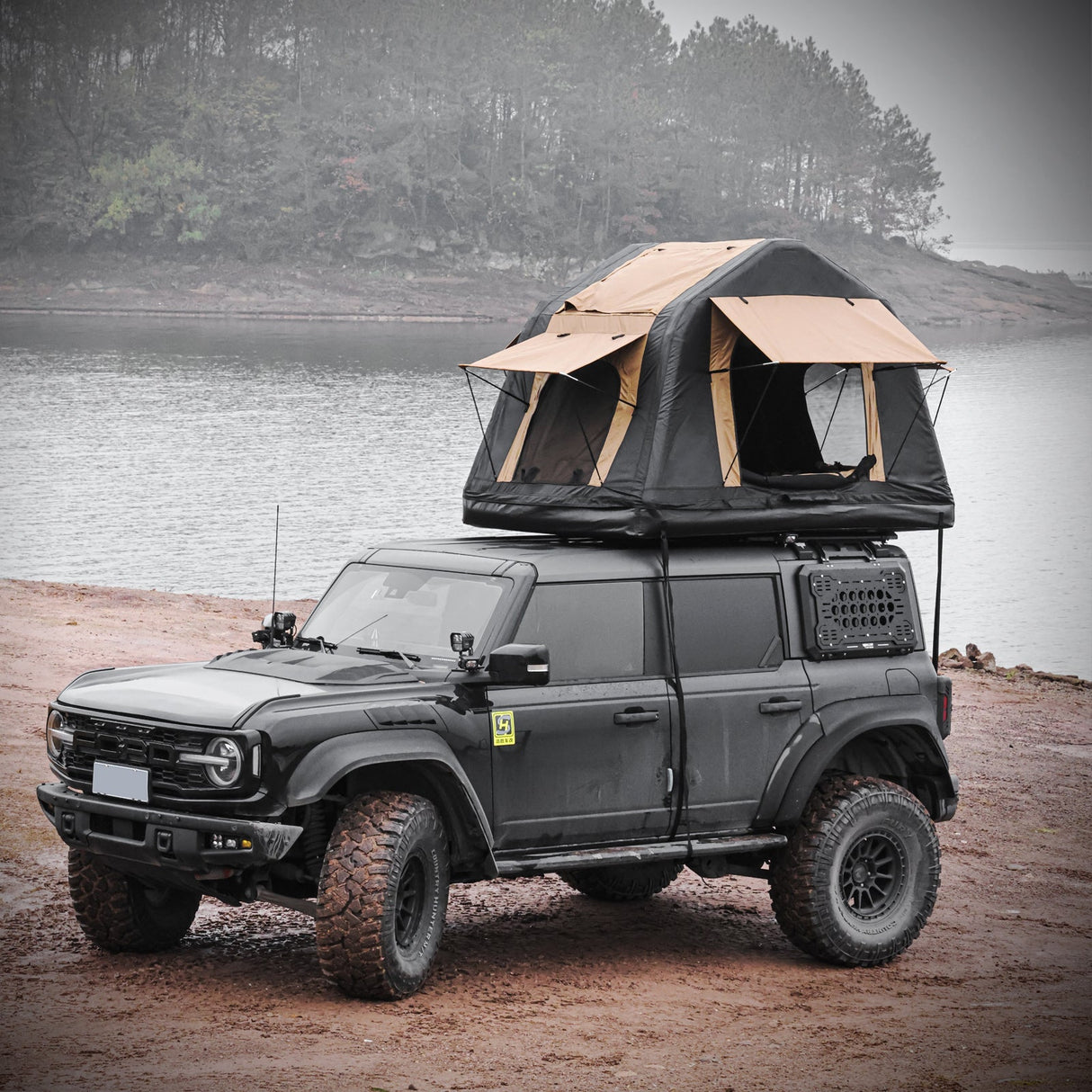 Foldable 2 - 3 People Amphibious Inflatable Car Roof Top Tent Glamping Camping Tent for SUV Truck (Without Ladder) - Fab Heavy Parts