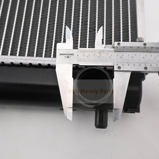 Hitachi Excavator ZX50U ZX50U-2 ZX50UNA ZX55UR ZX55UR-HHE R Hydraulijäähdyttimen ydinkokoonpano 4434315