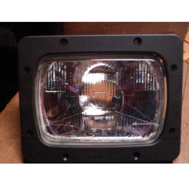 Headlamp VOE11061561 for Volvo Truck A20 A20C A25B A25C A30C A35 A35C A40 - Fab Heavy Parts