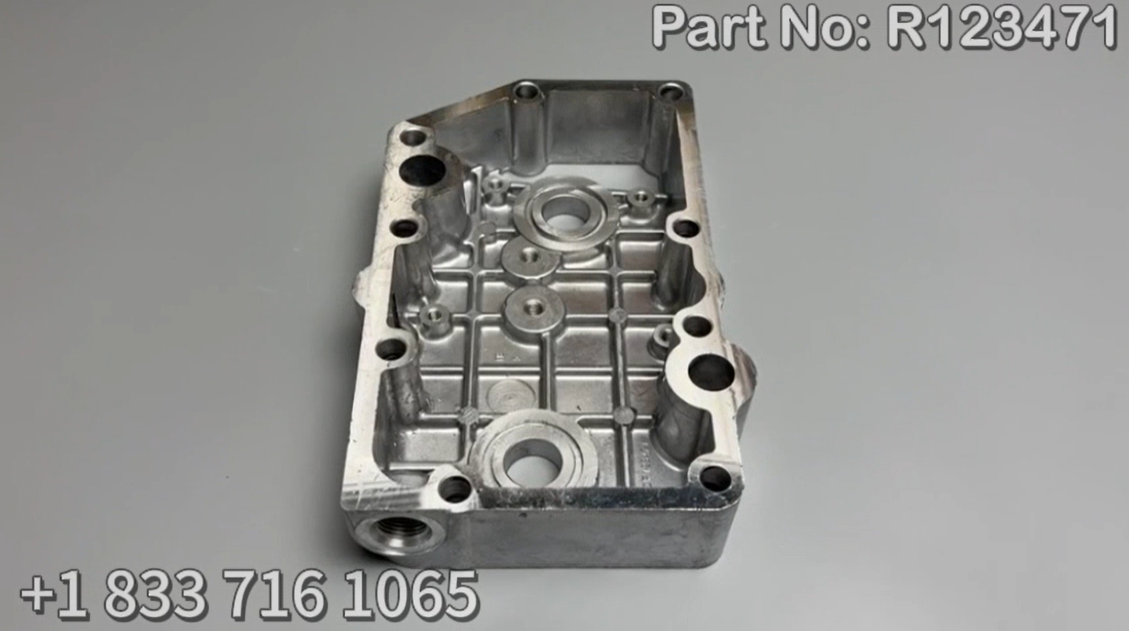 Oil Cooler Housing R123471 Fits For Hitachi DX75 Dozer LX100-5 LX120-5 Loader